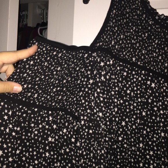 Open Shoulder Top - Picture 2 of 3